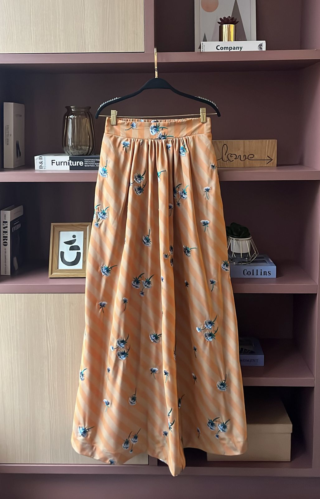 Saia Carolina Alfaiataria Bordada