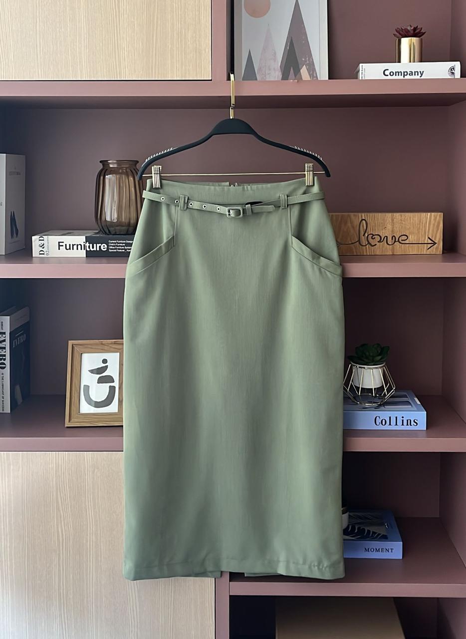 Saia Regina Midi Alfaiataria